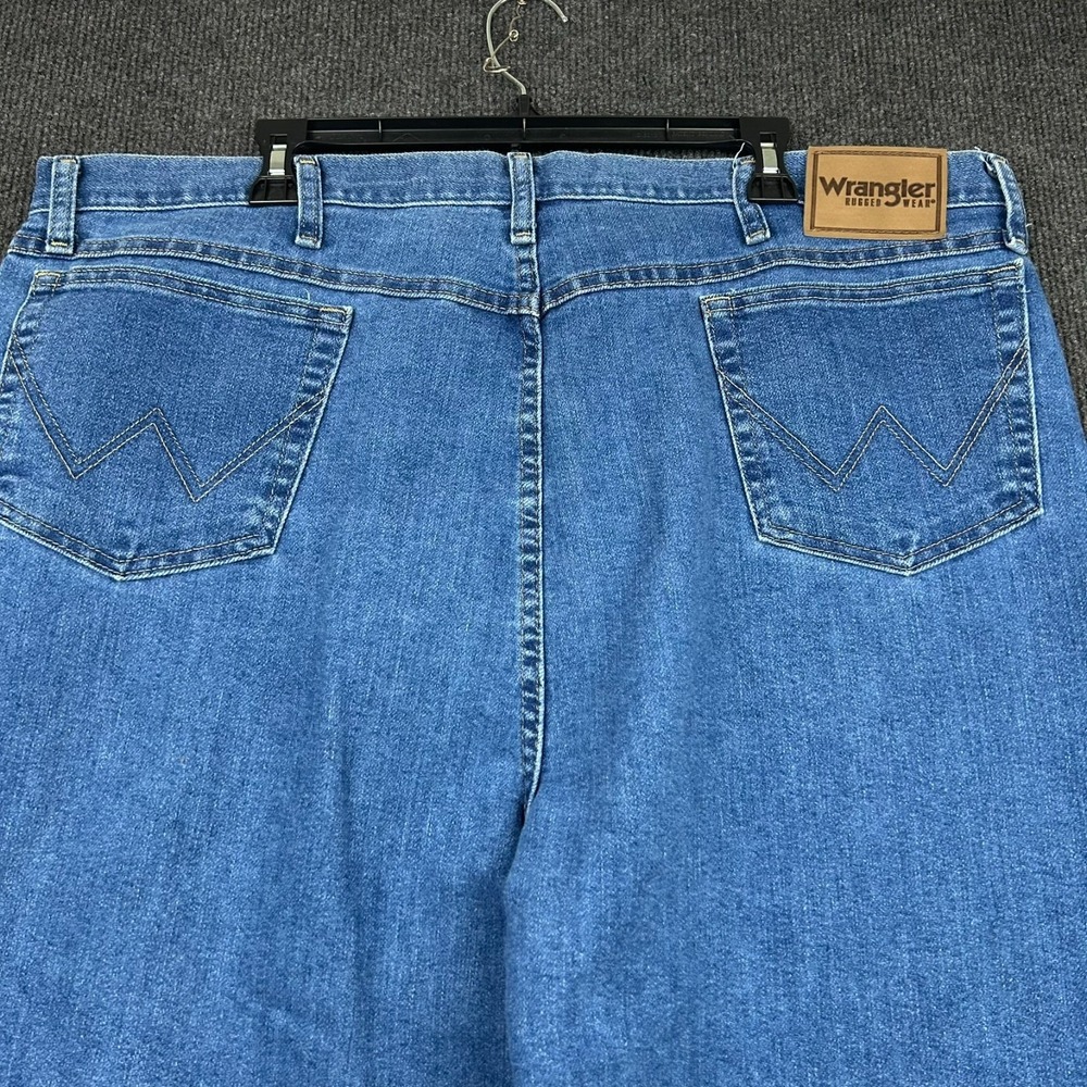Wrangler Rugged Wear Jeans Mens 44x32 Blue Medium Wash Straight Denim Cowboy - Picture 8 of 11
